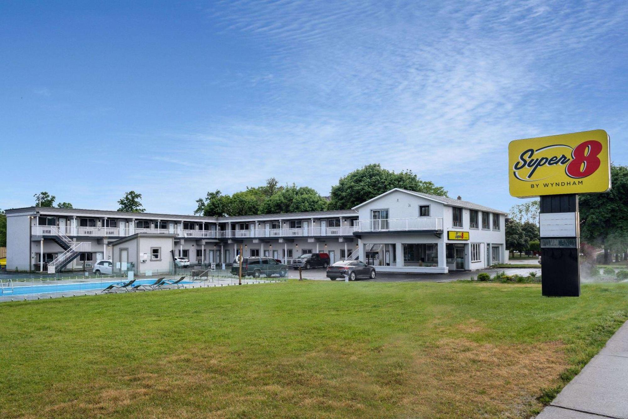 Super 8 By Wyndham Niagara Falls On Exteriör bild